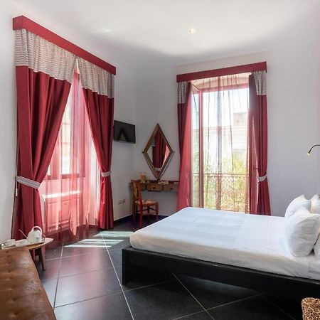 Maria Vittoria Charming Rooms And Apartments Brindisi Exterior foto